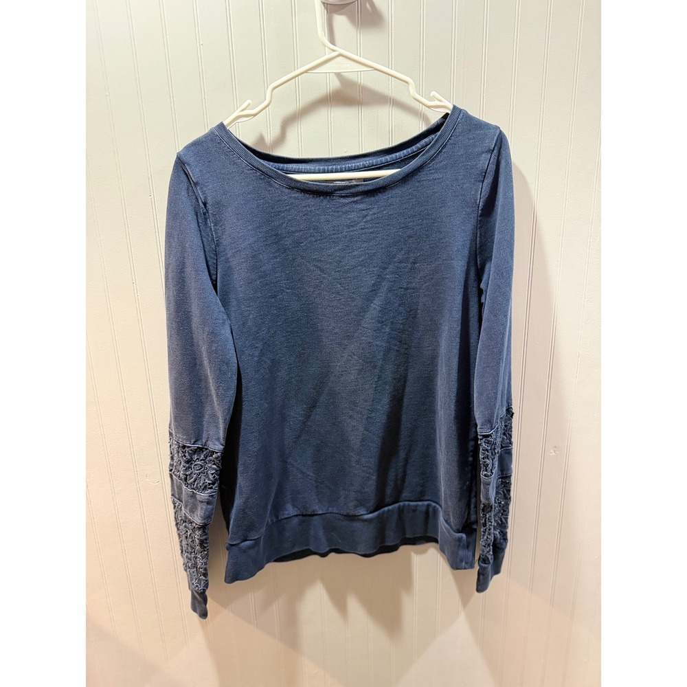 Lucky Lotus California Blue Crochet Lace Sleeve Sweatshirt Small‎